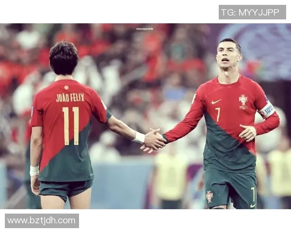 从梅西到C罗：全球足球巨星的传奇之路与影响力